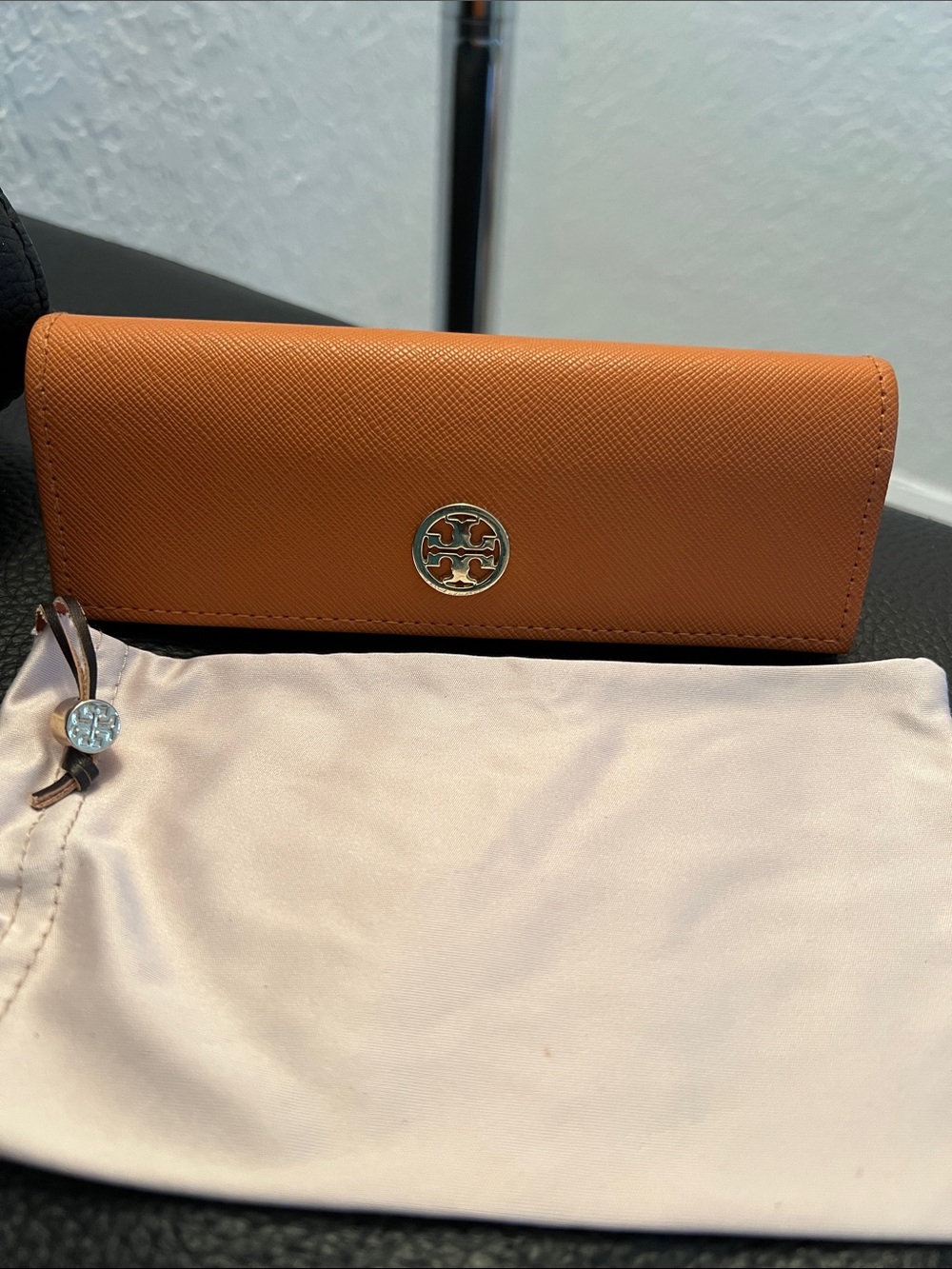 TORY BURCH ORANGE EYEGLASS CASE and DUSTY